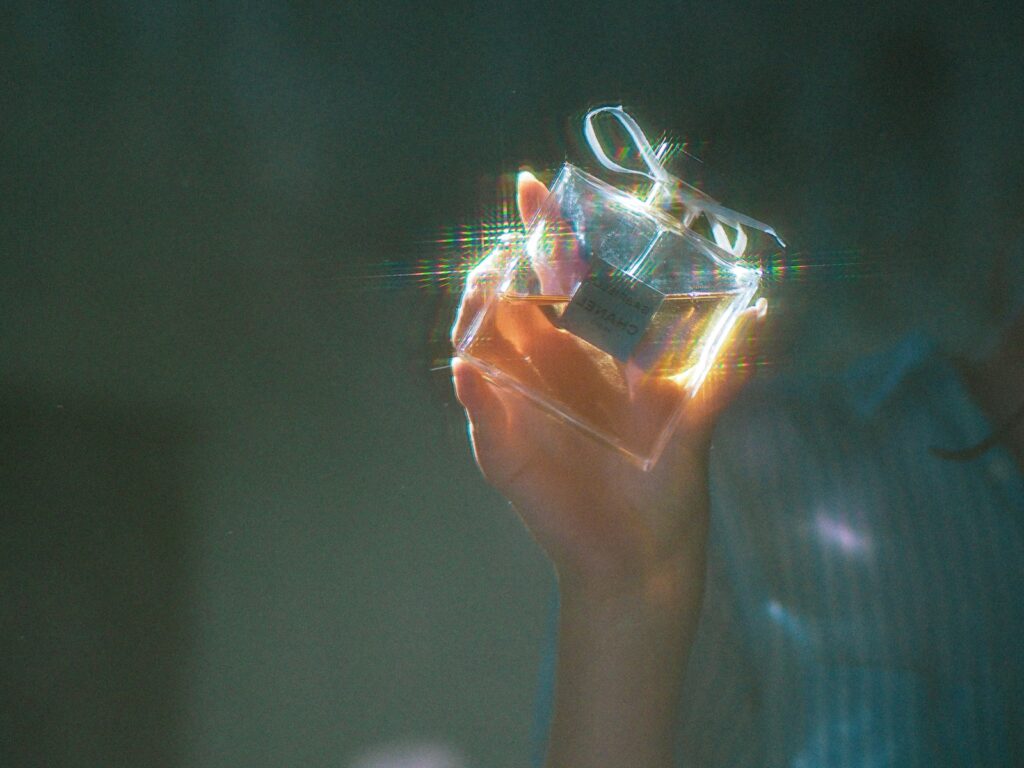 vetiver essential oil, fragrance, perfume, oil