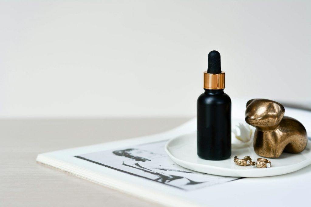Sourcing Essential Oils from Indonesia: Supplier Verification, Quality Standards & Export Docs Explained 4 skincare, vetiver oil, nature, ingredients