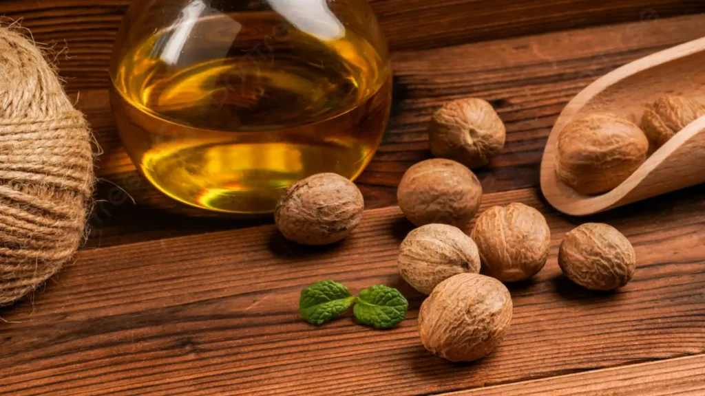 Nutmeg Essential Oil for Perfumery: Scent Profile, Blending & B2B Buyer Guide 2 Why Is Nutmeg Essential Oil Used in Perfumery